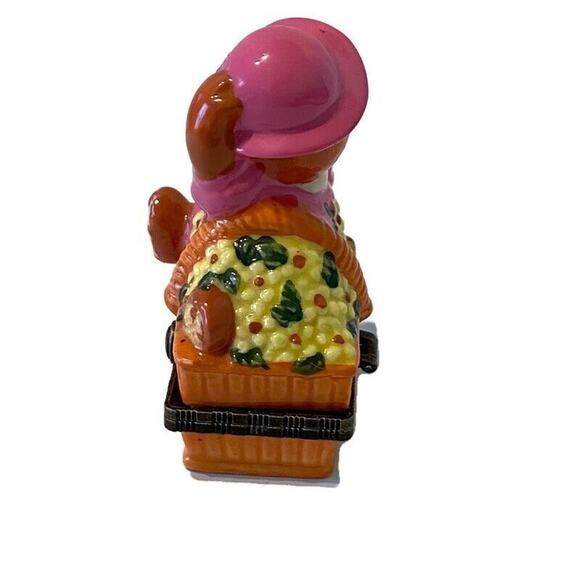 Brown Bear Easter Basket Trinket Ring Box Kitchy Collector Grandma Gift - Picture 4 of 12